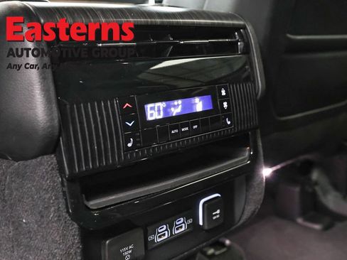 Used 2024 Jeep Wagoneer Series II AWD/4WD image 23