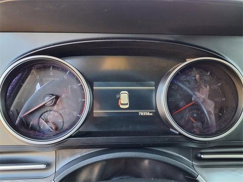 Used 2024 Kia Carnival LX image 13