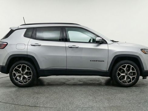 Used 2025 Jeep Compass Limited AWD/4WD image 11