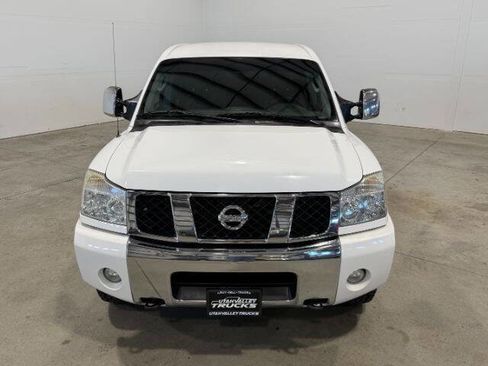 Used 2004 Nissan Titan LE w/ (Tow) Big Tow Pkg AWD/4WD image 4