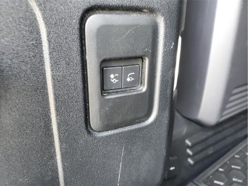 Used 2020 Land Rover Defender 110 SE AWD/4WD image 11