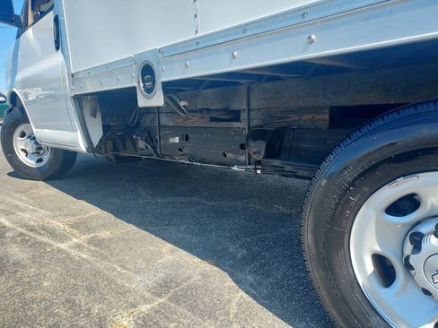 Used 2019 Chevrolet Express 3500 RWD image 21
