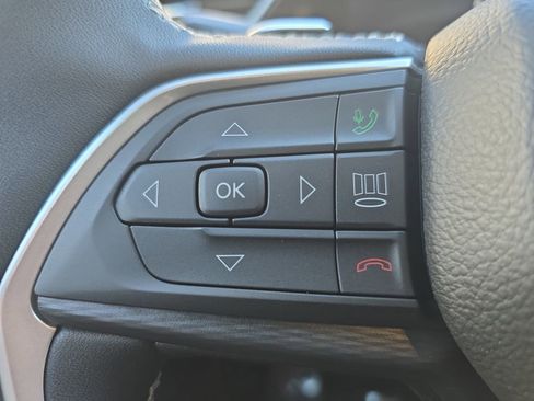 New 2025 Jeep Grand Cherokee Laredo image 18