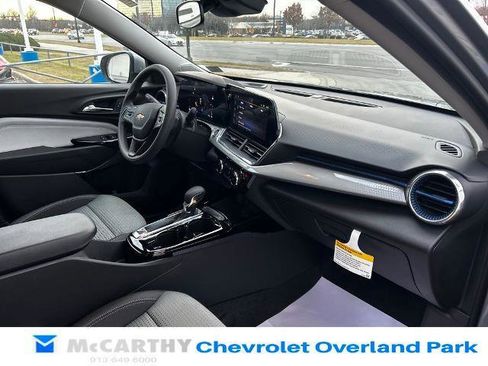New 2025 Chevrolet Trax LT image 22