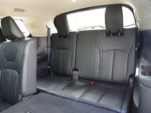 Used 2025 INFINITI QX60 Luxe FWD image 17