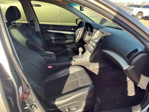 Used 2009 INFINITI G37 Journey image 16