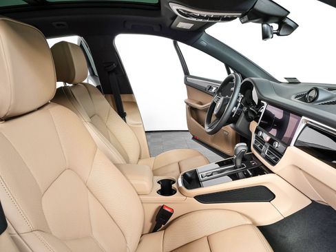 New 2026 Porsche Macan AWD/4WD image 23
