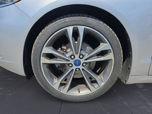Used 2020 Ford Fusion Titanium AWD/4WD image 15