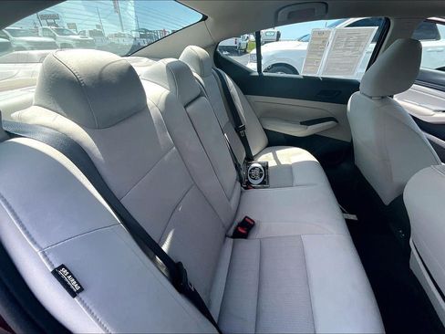 Used 2025 Nissan Altima 2.5 SV FWD image 24