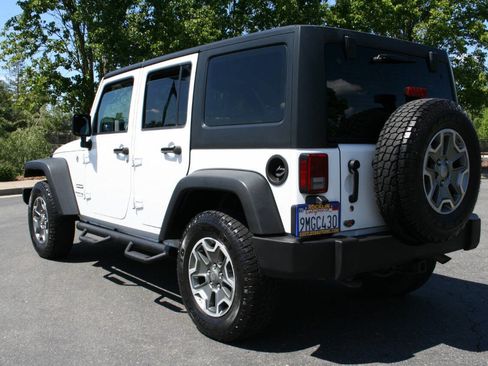 Used 2018 Jeep Wrangler Unlimited Sport w/ Connectivity Group image 8