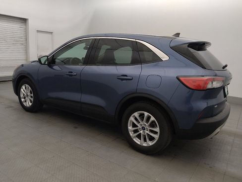 Used 2020 Ford Escape SE FWD image 3