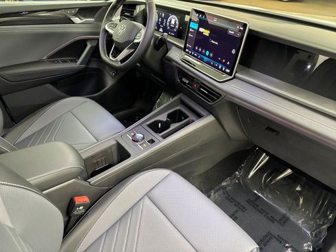 New 2026 Volkswagen Tiguan SE AWD/4WD image 15
