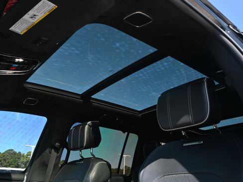 Used 2022 Jeep Grand Wagoneer Series II AWD/4WD image 28