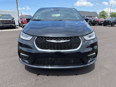Used 2026 Chrysler Pacifica Select FWD image 3