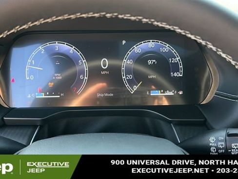 New 2025 Jeep Grand Cherokee Laredo X w/ Luxury Tech Group I image 16