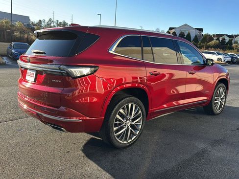 Used 2025 Buick Enclave Avenir image 5