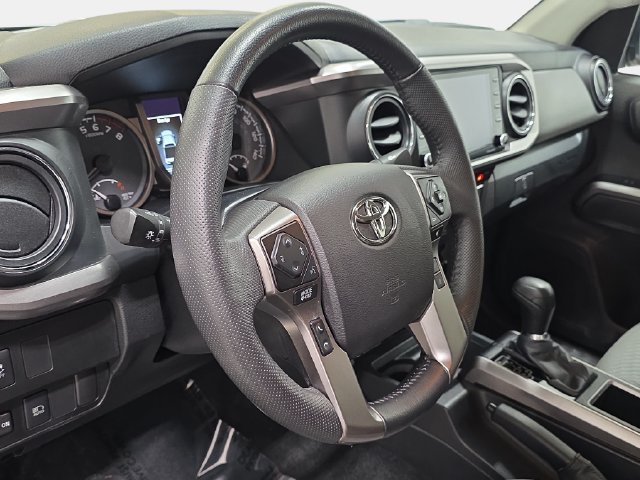 Certified 2022 Toyota Tacoma SR5 AWD/4WD image 12