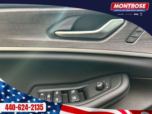 New 2025 Jeep Grand Cherokee Limited w/ Black Appearance Package image 10