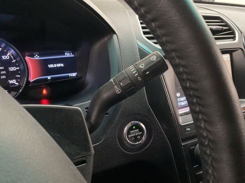 Used 2016 Ford Explorer XLT w/ Equipment Group 202A image 23