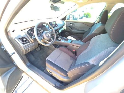 Used 2023 Nissan Rogue SV FWD image 12