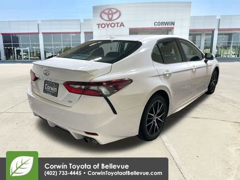 Used 2024 Toyota Camry SE image 8
