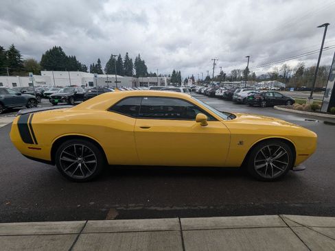 Used 2017 Dodge Challenger R/T Scat Pack w/ Leather Interior Group image 7