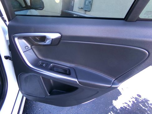 Used 2018 Volvo V60 T5 Cross Country w/ Convenience Package image 42