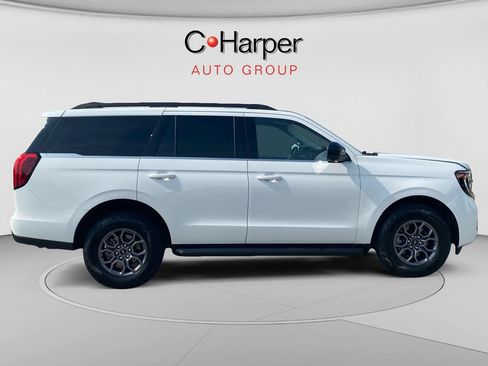 Used 2025 Ford Expedition Active AWD/4WD image 2