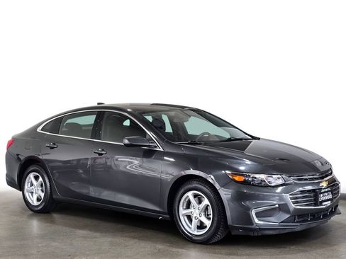 Used 2017 Chevrolet Malibu LS FWD image 3