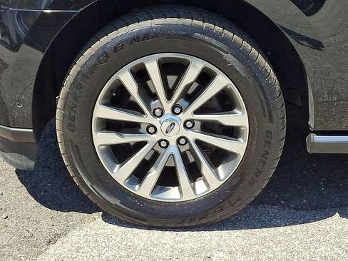 Used 2018 Ford Expedition Limited w/ Equipment Group 301A AWD/4WD image 8
