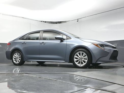 Used 2021 Toyota Corolla LE w/ LE Convenience Package FWD image 29