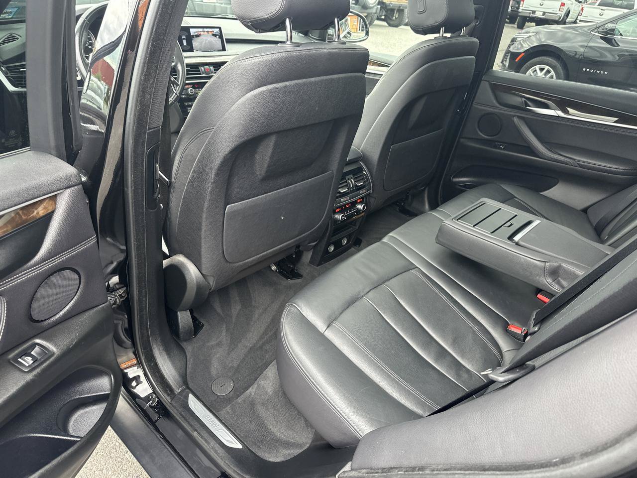 Used 2018 BMW X5 xDrive35i w/ M Sport Package AWD/4WD image 18