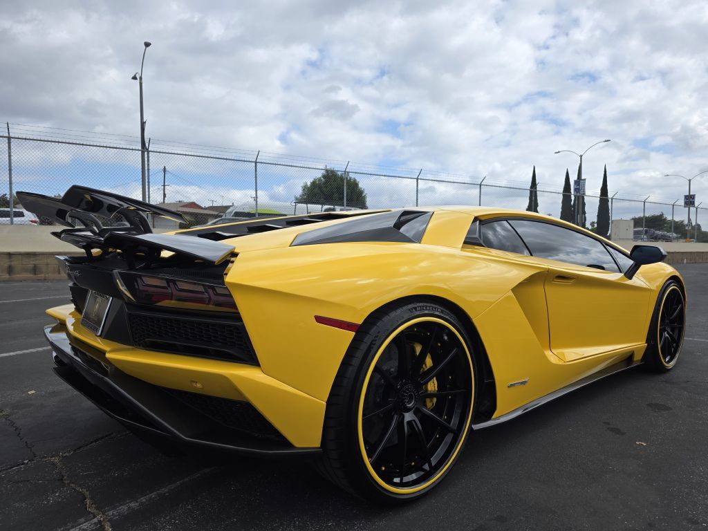 Used 2018 Lamborghini Aventador S AWD/4WD image 8