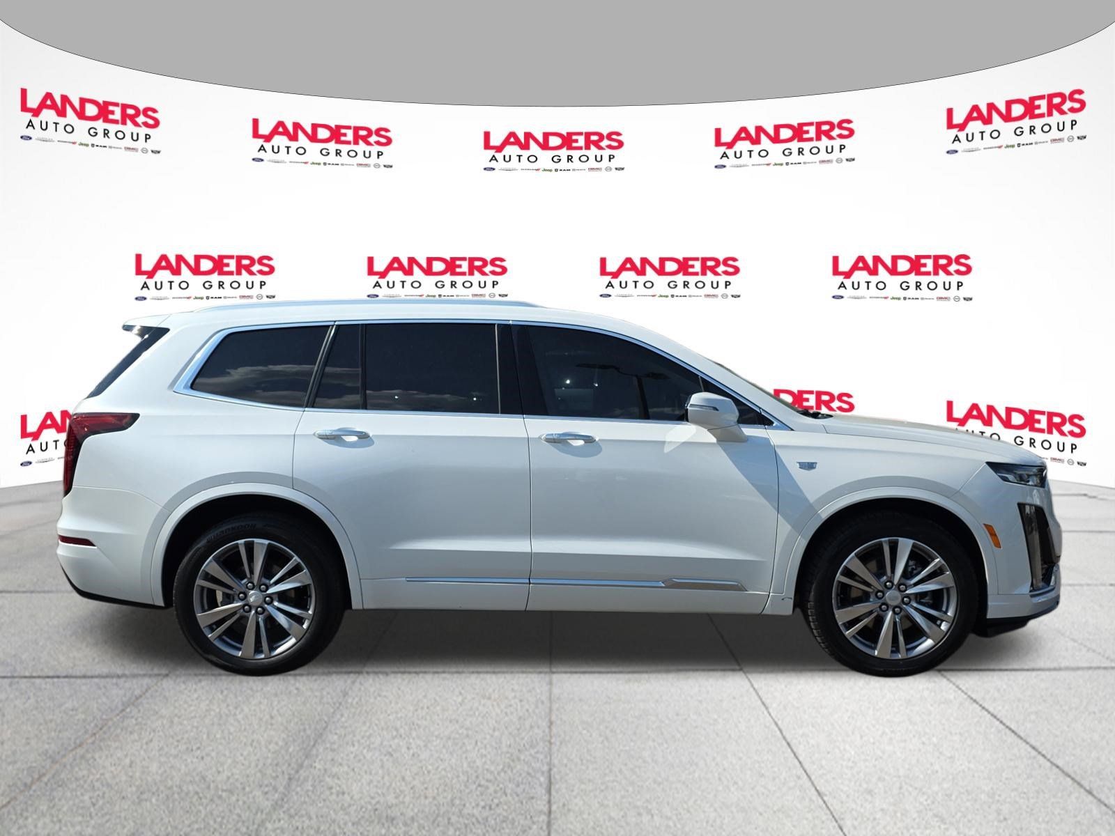 Used 2023 Cadillac XT6 Premium Luxury FWD image 2