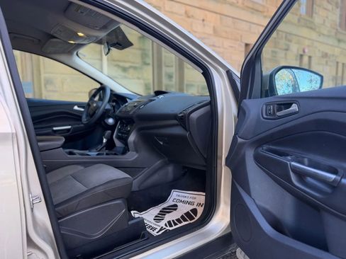 Used 2017 Ford Escape SE image 25