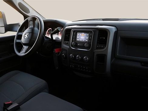 Used 2018 RAM 2500 Tradesman w/ Chrome Appearance Group image 13