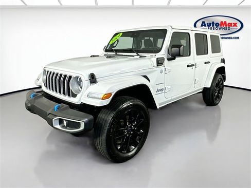 Used 2024 Jeep Wrangler Unlimited Sahara image 4