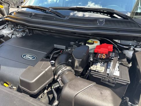 Used 2013 Ford Explorer XLT AWD/4WD image 12