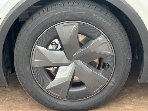 Certified 2025 Toyota Prius LE image 32