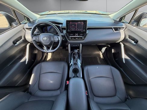 Used 2022 Toyota Corolla Cross XLE w/ Convenience Package image 11