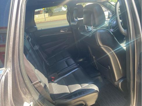Used 2021 Jeep Grand Cherokee Limited w/ Luxury Group II RWD image 11
