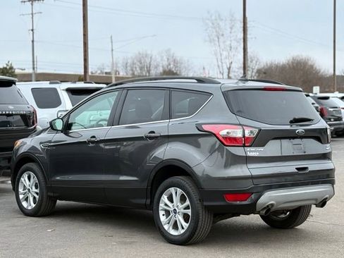 Used 2018 Ford Escape SE w/ SE SYNC Package image 44