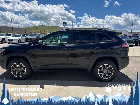 Used 2021 Jeep Cherokee Trailhawk w/ Premium Leather Package AWD/4WD image 6