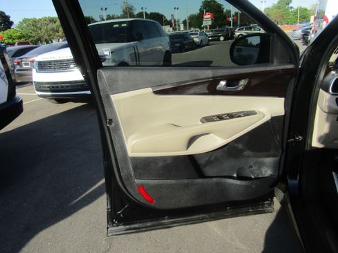 Used 2020 Kia Sorento LX AWD/4WD image 8