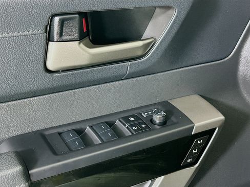 Used 2025 Toyota Tundra Limited image 14