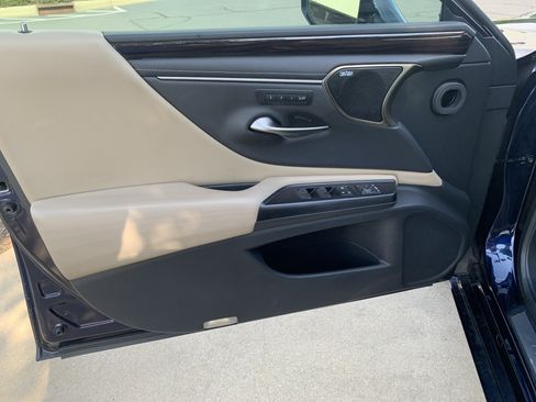 Used 2020 Lexus ES 300h w/ Premium Package FWD image 14