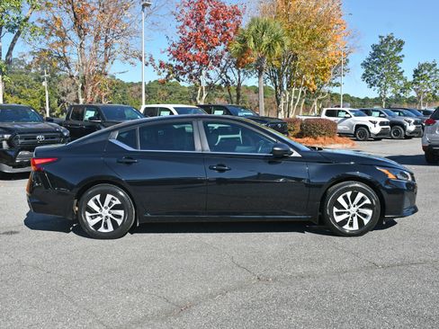 Used 2024 Nissan Altima 2.5 S image 5