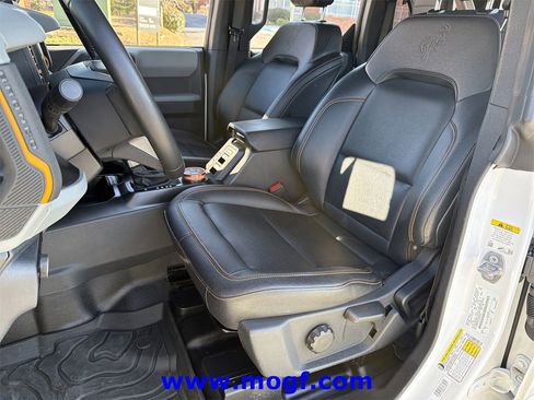 Used 2023 Ford Bronco Badlands image 19