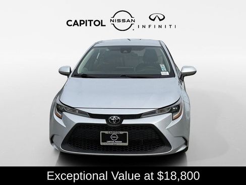 Used 2022 Toyota Corolla LE image 2