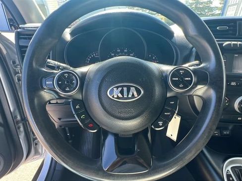 Used 2016 Kia Soul + FWD image 23